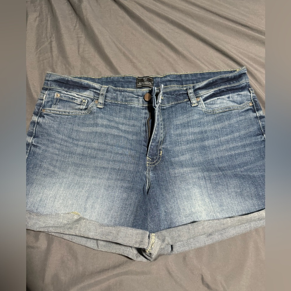 Gap Shorts - Boyfriend Fit